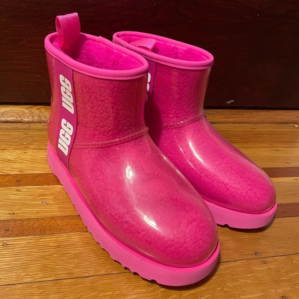 UGG Women’s Classic Clear Mini Boot